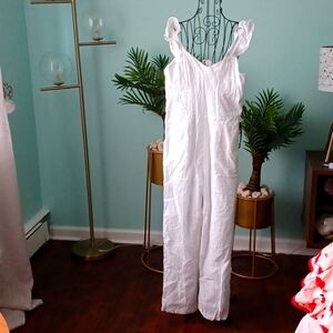 NWT White Fully Lined Jumpsuit Medium